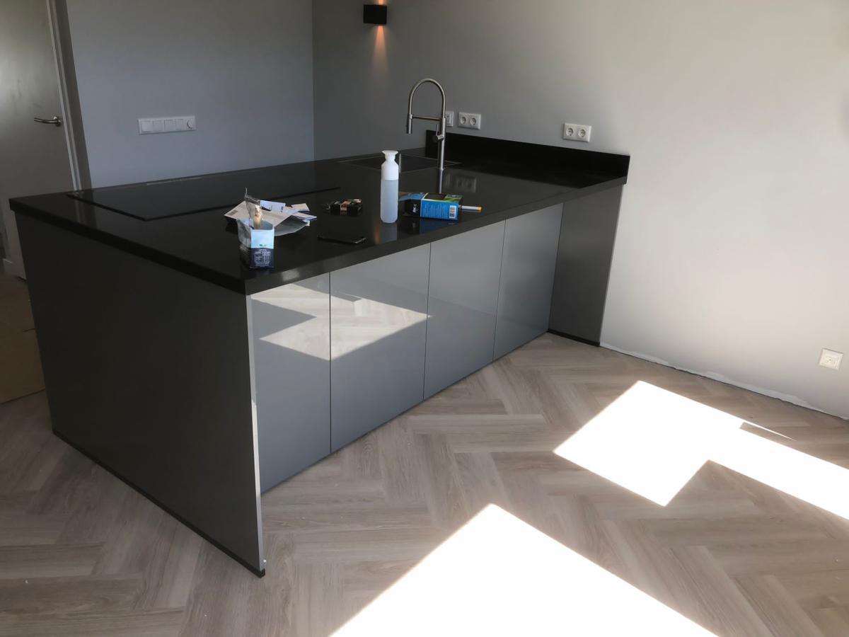 Keuken met keukeneiland 